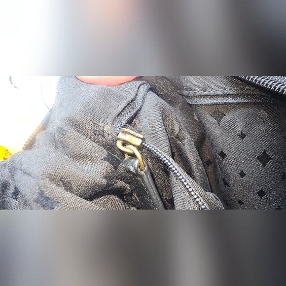 Fossil Stanton Black Pebbled Leather Traveler Large Organizer Crossbody Bag - Picture 11 of 16